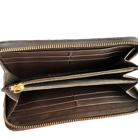 Bottega Veneta Brown Zip Around Wallet - Picture 10 of 14